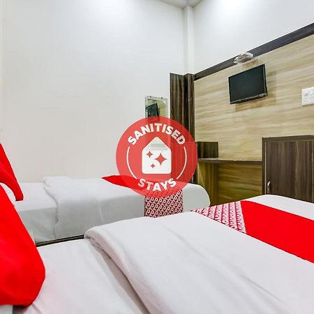 Oyo 75850 Vishwanath Guest House Varanasi Bagian luar foto