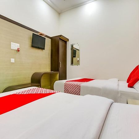 Oyo 75850 Vishwanath Guest House Varanasi Bagian luar foto