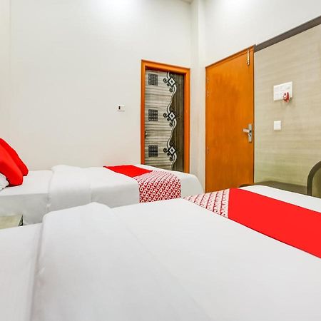 Oyo 75850 Vishwanath Guest House Varanasi Bagian luar foto