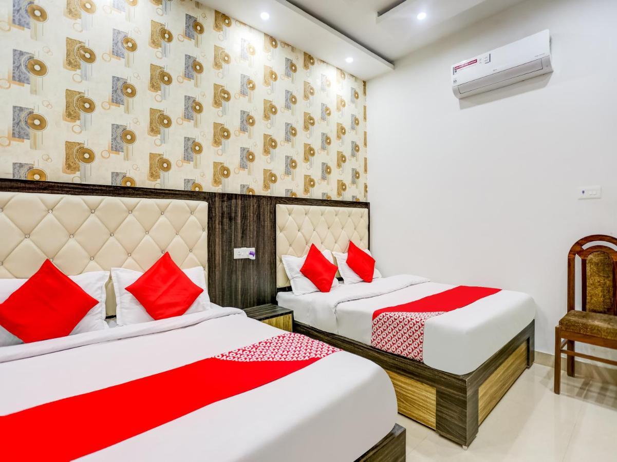 Oyo 75850 Vishwanath Guest House Varanasi Bagian luar foto